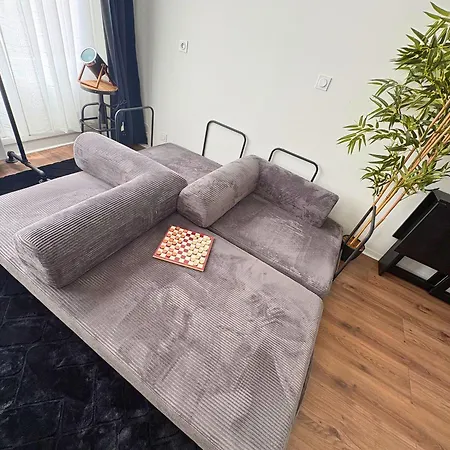 Chill & Play 卡斯特尔雅卢